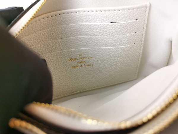 ルイヴィトンバッグ角部分ディテール